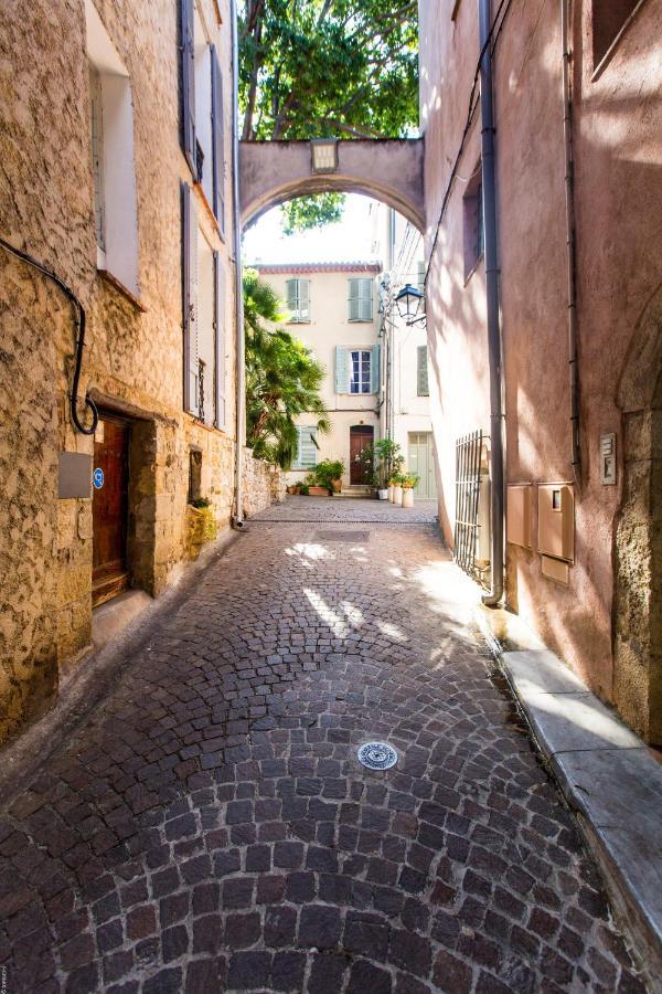 Au Coeur Du Vieil Antibes Et A 2 Pas De La Mer... Apartment Екстериор снимка